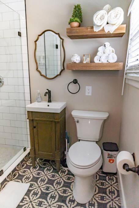 Renovated Downtown Apartment - B ウェストパームビーチ エクステリア 写真
