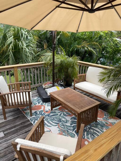 Renovated Downtown Apartment - B ウェストパームビーチ エクステリア 写真